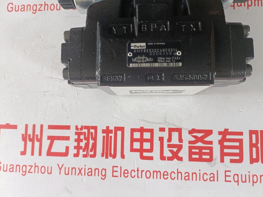 进口parker派克柱塞泵PV046R1K1T1VMMC液压油泵PV系列油泵 进口parker派克液压泵PV140R1KIT1NMMC油泵PV系列液压 派克液压阀D3FBE01SC0NG00进口parker液压D3FE系列