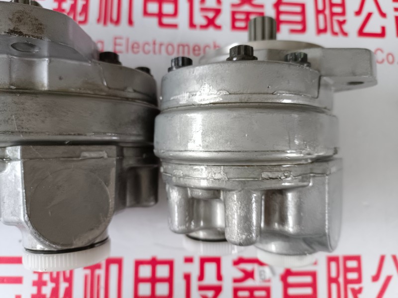 内蒙古、新疆销售美国伊顿JS/JH/2K/6K摆线摆线液压马达 伊顿EATON威格士KBDG4V-5-2C50N-Z-M1-PE7H7-11方向控制比例阀 伊顿6K-490 /612-0155摆线液压马达 6k-490马达修理包