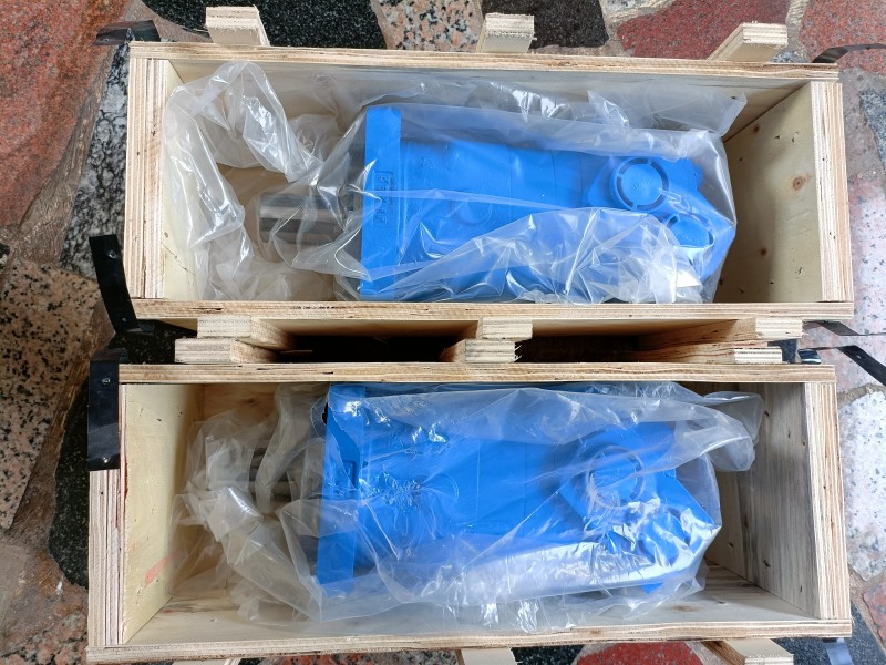 液压马达MB350BC150 MB350BP150 MB350BP200 MB350BP125全新 伊顿液压马达030-0390 030-0040 JS-50 129-0327-002 612-1034 6K-395 伊顿液压26M65A-11C20 26M65A1C20叶片马达 35M115A11C20