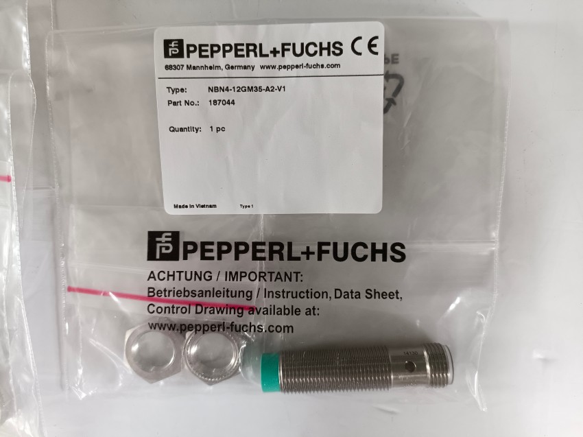  倍加福超声波传感器UB300-18GM40-E5-V